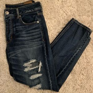 NWOT American Eagle Ripped Tomgirl Jeans